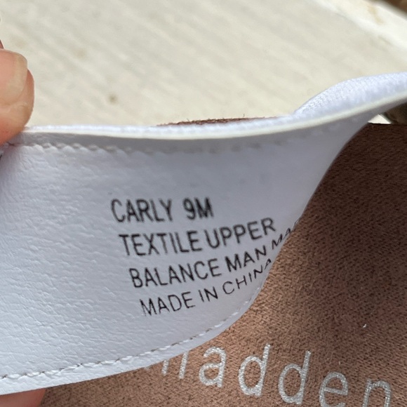 Madden Girl Women’s sandals. 9 - Picture 7 of 7